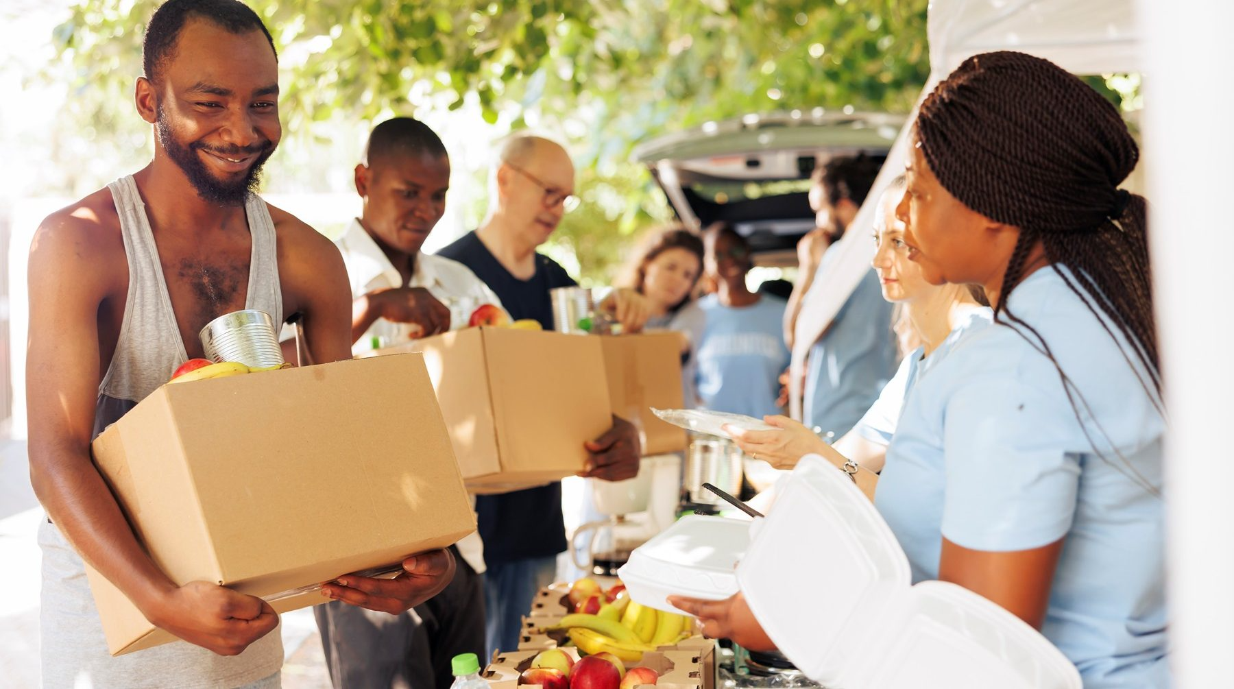 Volunteers distributing food